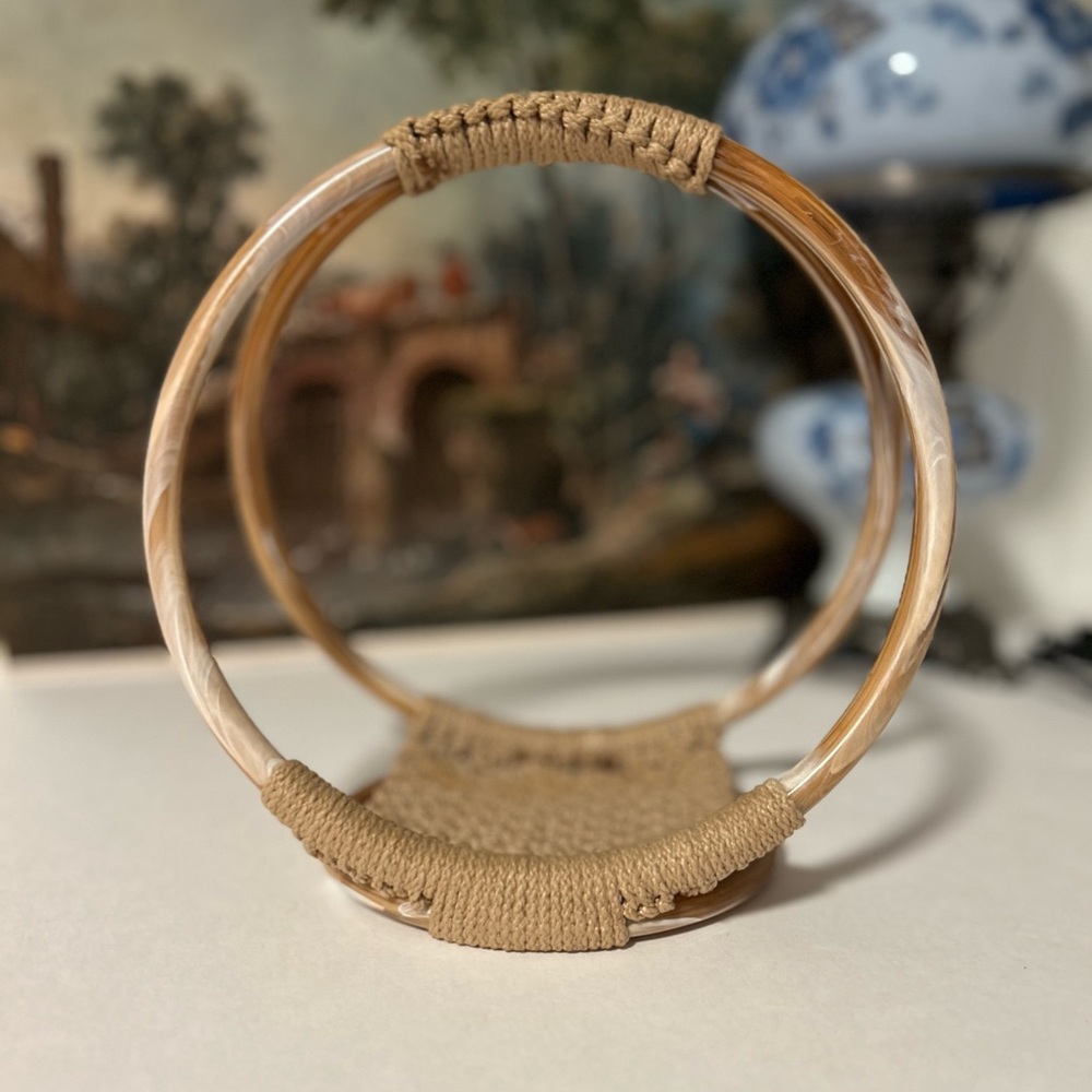 Small magazine holder